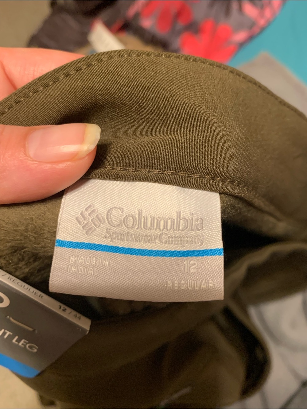 New active Columbia Women's Olive Straight-Leg Performance Pants. Size 12 - Picture 8 of 9